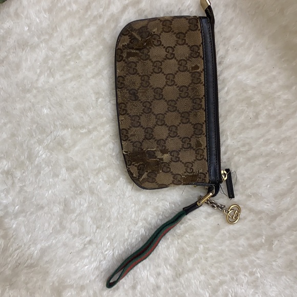 Authentic Gucci Wristlet - Picture 3 of 10